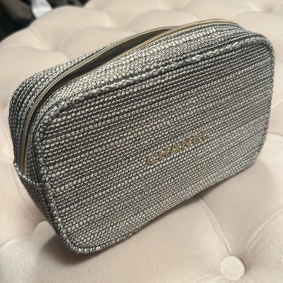 Authentic Chanel Tweed Makeup Bag - Picture 6 of 9